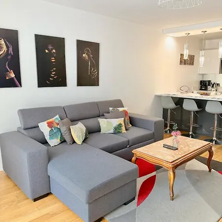 Modern Family 6 Pax - Free Parking - Paris *